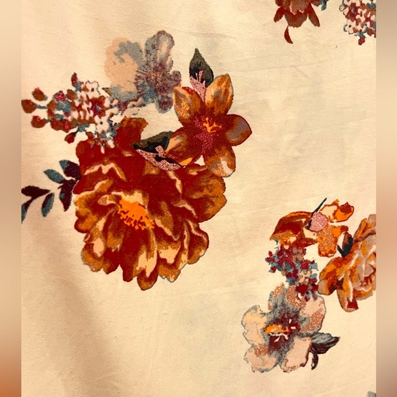 Cold shoulder super soft t - Picture 5 of 5